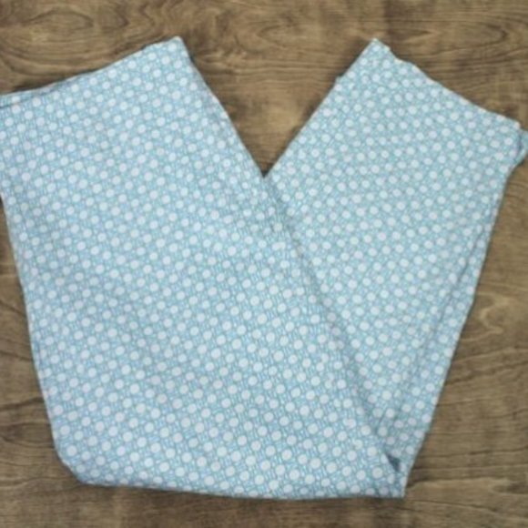 Talbots Heritage Blue White Dinner Plate Capris 8P - Picture 2 of 6